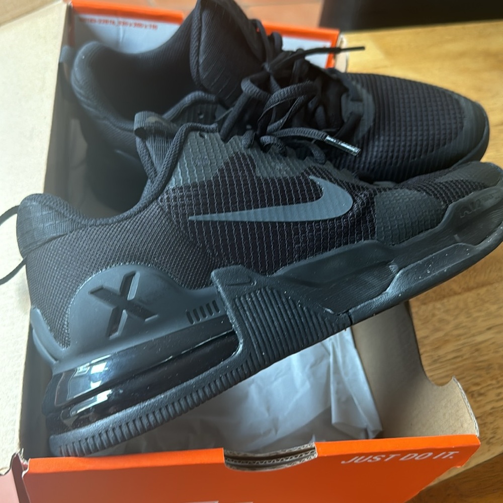 Nike air max alpha trainers 6 - Sz 8.5 men’s (unisex)